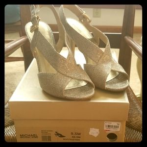 Michael Kors Becky Sandal (Glitter)